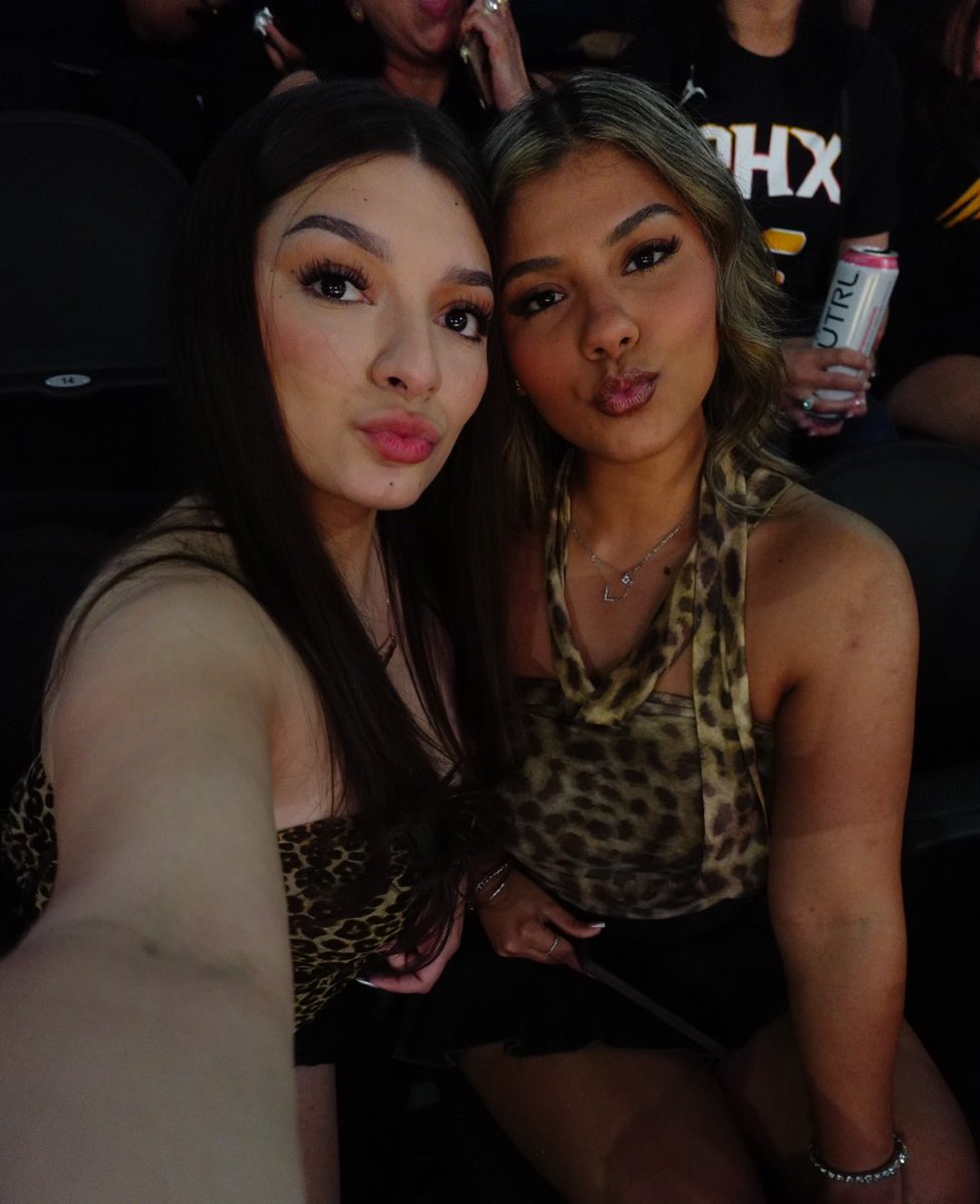 bbyxcee_'s tweet photo. Ball so hard motherf*ckers wanna fine me 🏀🐐#LakeShow #23VibesOnly https://t.co/1iwFUiZyny