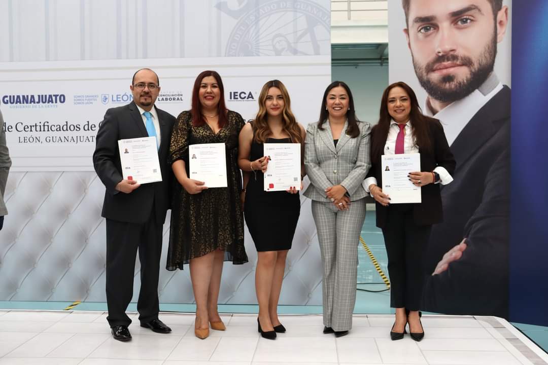 cclgente's tweet photo. Entrega de certificados de competencia laboral en el estándar 𝐸𝐶1374: 𝑝𝑟𝑜𝑐𝑒𝑑𝑖𝑚𝑖𝑒𝑛𝑡𝑜 𝑑𝑒 𝑐𝑜𝑛𝑐𝑖𝑙𝑖𝑎𝑐𝑖ó𝑛 𝑝𝑎𝑟𝑎 𝑙𝑎 𝑟𝑒𝑠𝑜𝑙𝑢𝑐𝑖ó𝑛 𝑑𝑒 𝑐𝑜𝑛𝑓𝑙𝑖𝑐𝑡𝑜𝑠 𝑒𝑛 𝑚𝑎𝑡𝑒𝑟𝑖𝑎 𝑙𝑎𝑏𝑜𝑟𝑎𝑙 𝑖𝑛𝑑𝑖𝑣𝑖𝑑𝑢𝑎𝑙, a conciliadoras y conciliadores. https://t.co/O6sQqZARri