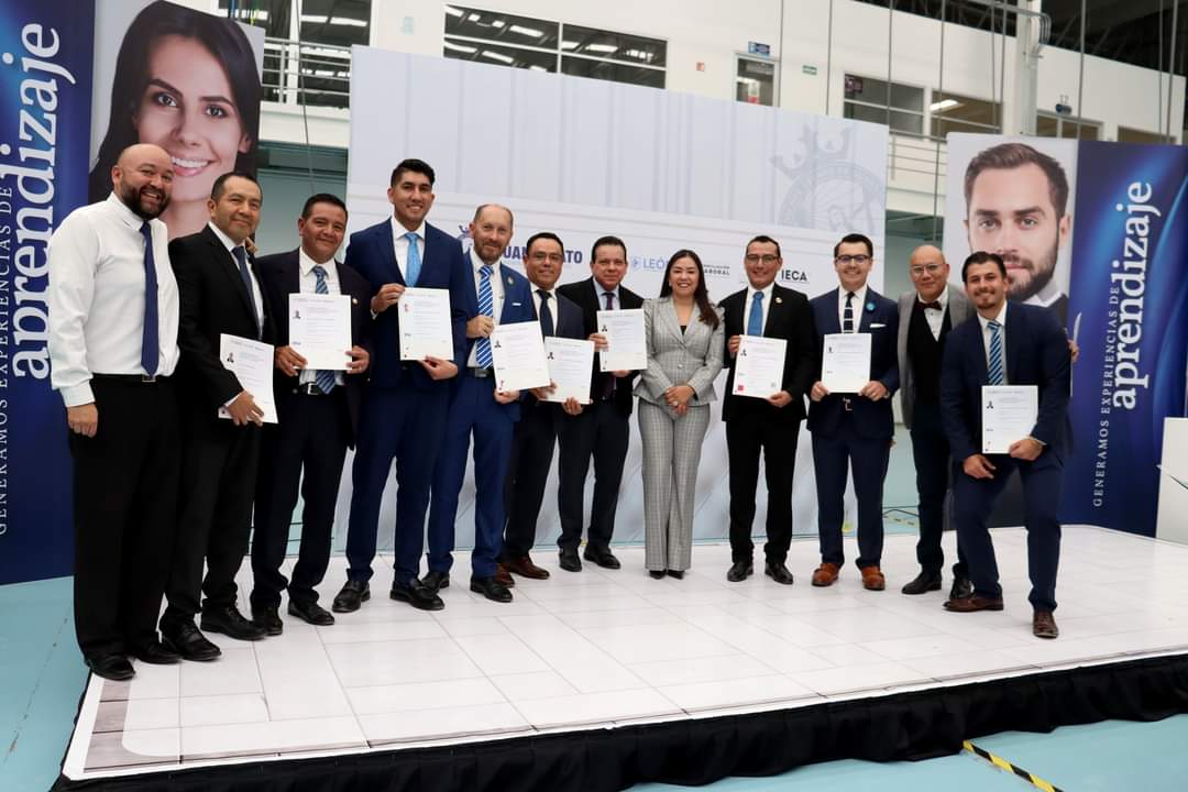cclgente's tweet photo. Entrega de certificados de competencia laboral en el estándar 𝐸𝐶1374: 𝑝𝑟𝑜𝑐𝑒𝑑𝑖𝑚𝑖𝑒𝑛𝑡𝑜 𝑑𝑒 𝑐𝑜𝑛𝑐𝑖𝑙𝑖𝑎𝑐𝑖ó𝑛 𝑝𝑎𝑟𝑎 𝑙𝑎 𝑟𝑒𝑠𝑜𝑙𝑢𝑐𝑖ó𝑛 𝑑𝑒 𝑐𝑜𝑛𝑓𝑙𝑖𝑐𝑡𝑜𝑠 𝑒𝑛 𝑚𝑎𝑡𝑒𝑟𝑖𝑎 𝑙𝑎𝑏𝑜𝑟𝑎𝑙 𝑖𝑛𝑑𝑖𝑣𝑖𝑑𝑢𝑎𝑙, a conciliadoras y conciliadores. https://t.co/O6sQqZARri