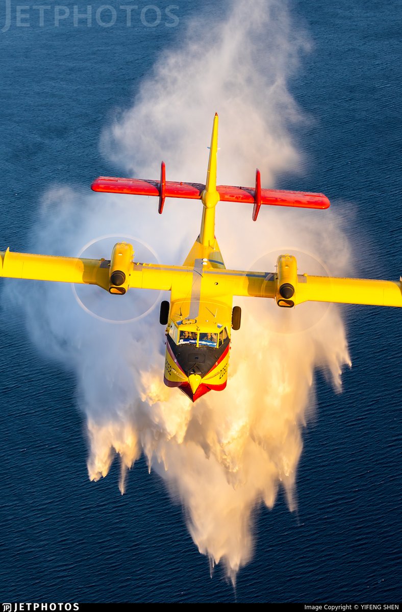 JetPhotos's tweet photo. Air-to-air with a CL-415 water bomber in Greece. https://t.co/QIUrKLUROt © Yifeng Shen https://t.co/aDjWP949Bc