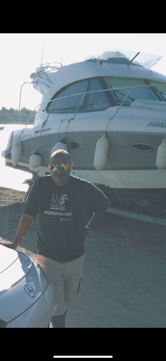 mdarwish3's tweet image. نفسي  الحياه تكون جلوس امام البحر و الصيد و معك من تحب فقط فقط فقط