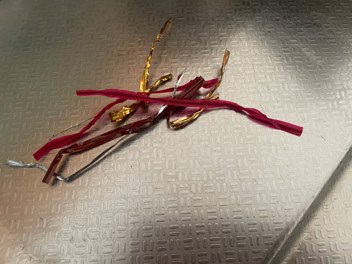 momoco045's tweet photo. 実家の片付け

【キッチン】
何度片付けても同じものがいっぱいある。
崎陽軒のシュウマイ弁当についてくる醤油入れのひょうちゃん。
カラフルなねじねじ。

#ミニマリスト https://t.co/HUPKgnj4dB