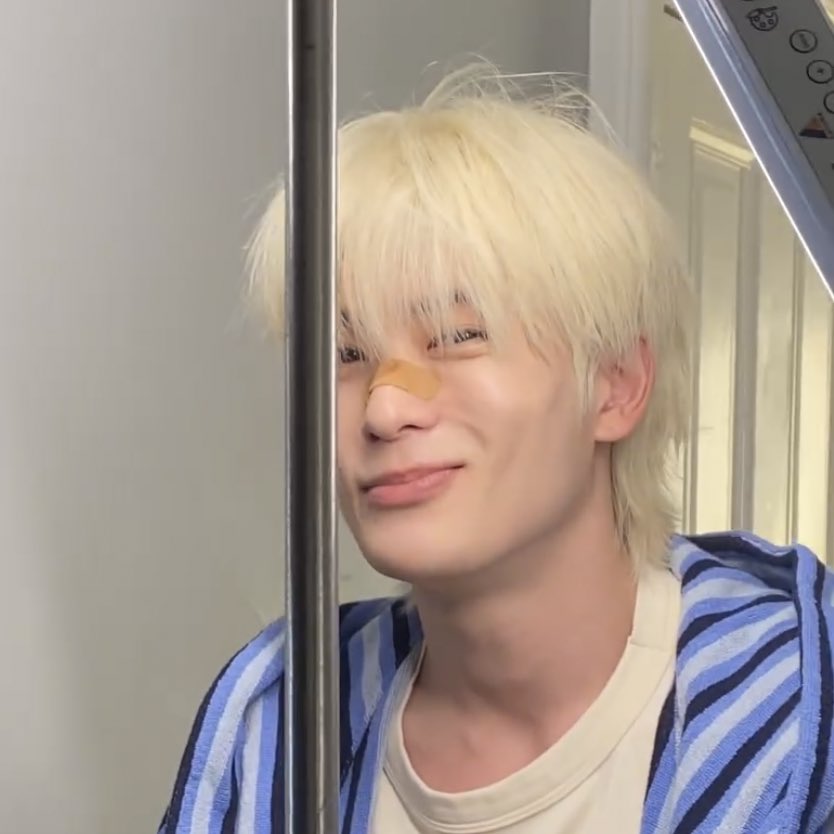 러비 tweet media