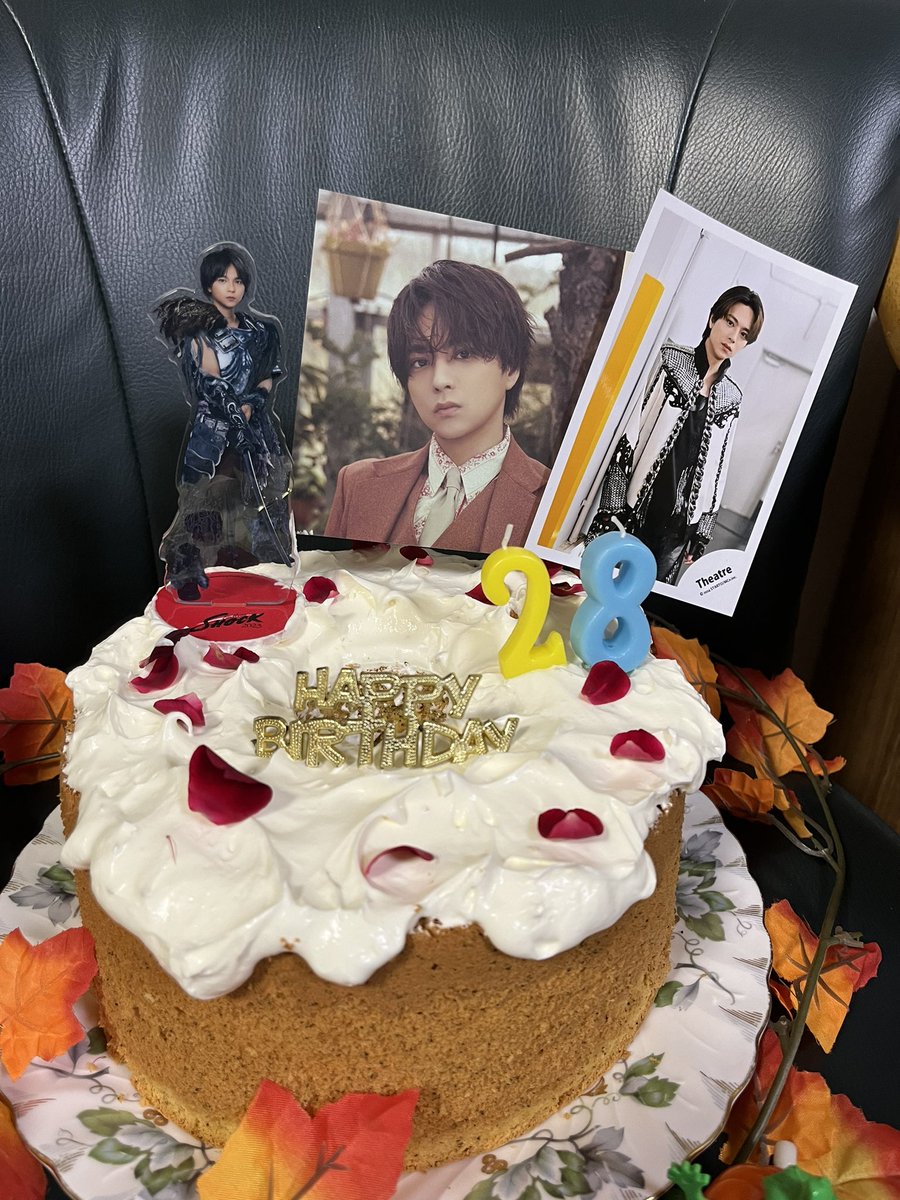 22mickeymama's tweet photo. 勝利くん
28歳のお誕生日おめでとうございます🎉
勝利くんにとって素敵な1年になりますように✨

ケーキ作り卒業って言ってたけど…自担だけ…お祝いさせて下さいませ💕
ずっとキャーキャー言わせてね😘 https://t.co/mEU6N7zO6p