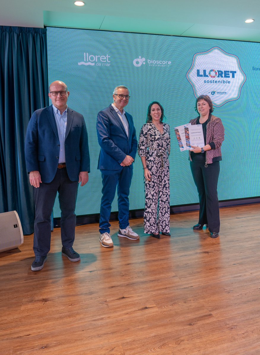 A Lloret estem compromesos en la sostenibilitat tant des del sector públic com des del sector privat.
Des de fa anys treballem incansablement per assolir l’excel•lència en qualsevol àmbit per ser referents, i així ho seguirem fent.
<a href="/GremiHostLloret/">@Gremi Hostaleria Lloret de Mar</a> @lloretturisme