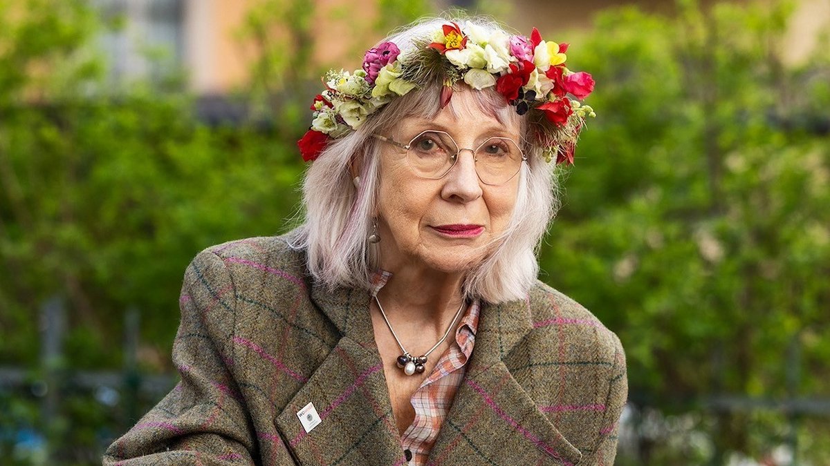Amigos falleció Suzanne Ostene. Muuyyy importante mujer para lo que hoy en día llamamos teatro para las infancias (serio).