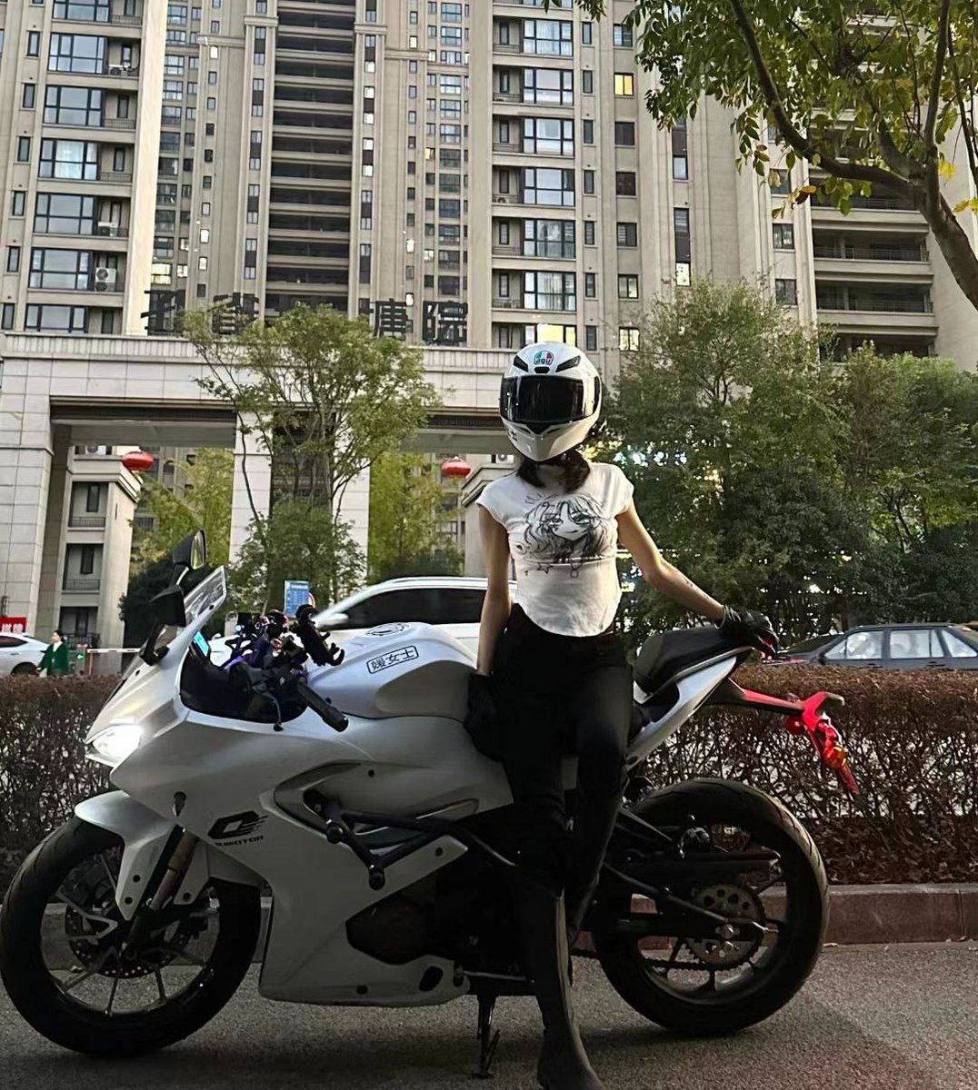 Terminr_____AS's tweet image. 당신도 오토바이를 좋아한다면. 함께 이야기 나누자.