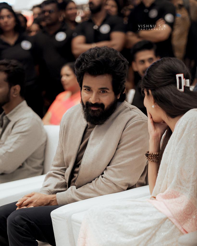 vishnusk_'s tweet photo. @Siva_Kartikeyan &amp; @Sai_Pallavi92 #Amaran Promotions Kochi ♥️ 

#SaiPallavi #SaipallaviFans #Vishnuskphotography #Trending #Latest #Sivakarthikeyan𓃵
#sivakarthikeyanfans

@Saipallavi_KFC @SaipallaviFC @Saipallavi_love @SaiPallaviMania 
@SaiPallaviUni @SaiPallavi__DHF https://t.co/Ui3G5wuvtP