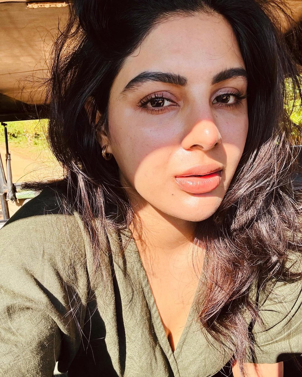 KMGCOTTplatform's tweet photo. #samyukthamenon #Samyuktha 😍 https://t.co/jejlJrtLzL