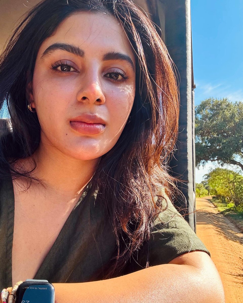 KMGCOTTplatform's tweet photo. #samyukthamenon #Samyuktha 😍 https://t.co/jejlJrtLzL