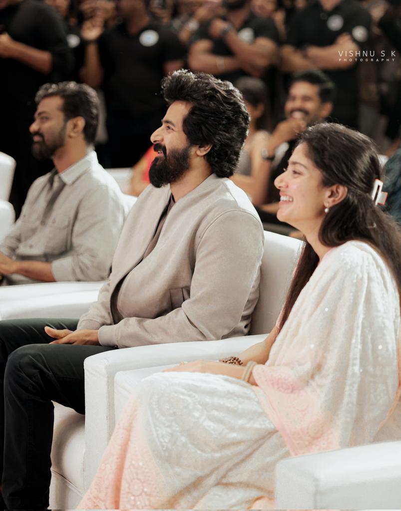 vishnusk_'s tweet photo. @Siva_Kartikeyan &amp; @Sai_Pallavi92 #Amaran Promotions Kochi ♥️ 

#SaiPallavi #SaipallaviFans #Vishnuskphotography #Trending #Latest #Sivakarthikeyan𓃵
#sivakarthikeyanfans

@Saipallavi_KFC @SaipallaviFC @Saipallavi_love @SaiPallaviMania 
@SaiPallaviUni @SaiPallavi__DHF https://t.co/Ai4c6fIZ2S