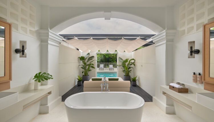 TravelDailyHQ's tweet image. Elegant interiors that honour its history and the environment are what sets the Amara Sanctuary Sentosa apart from the competition. #hoteldesign #singaporehospitality #hotelsandresorts
traveldailymedia.com/amara-sanctuar…