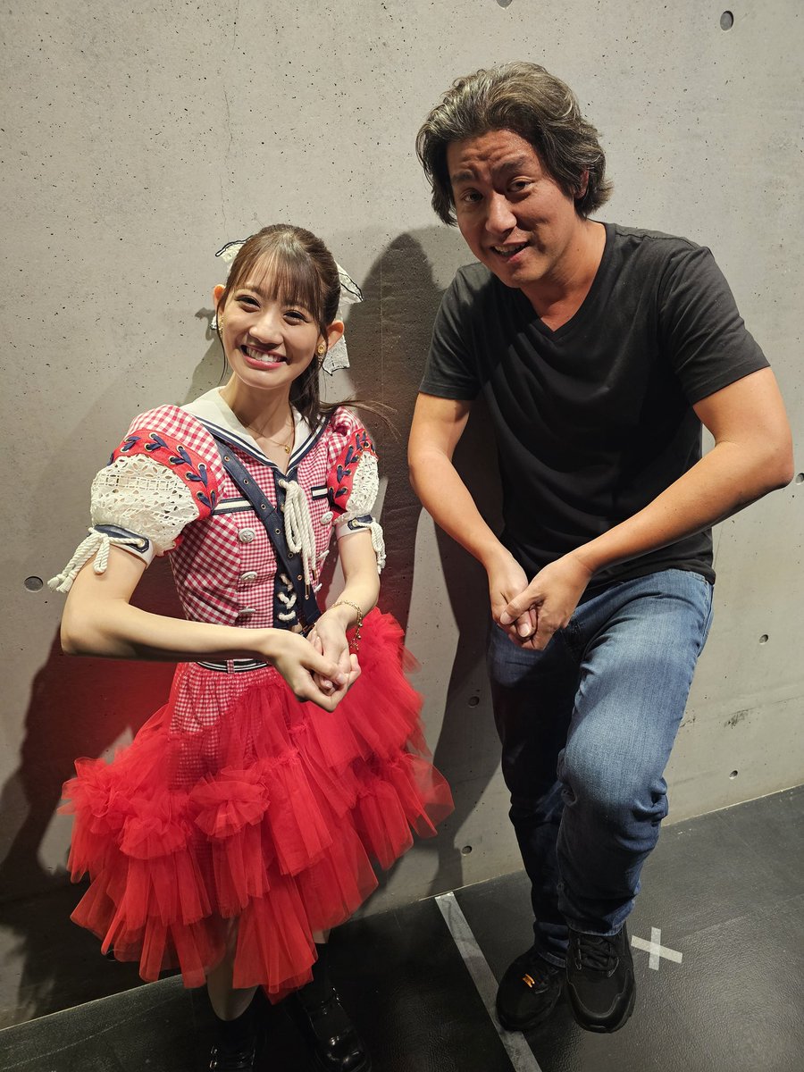 TexasBurgerDLJ's tweet photo. This is now one of my most prized possessions. After years and years I was finally able to get a picture with @shachi_staff. Too bad Yuzuki was absent that day.... Maybe next time #IdolForever https://t.co/ffRxPQevzJ