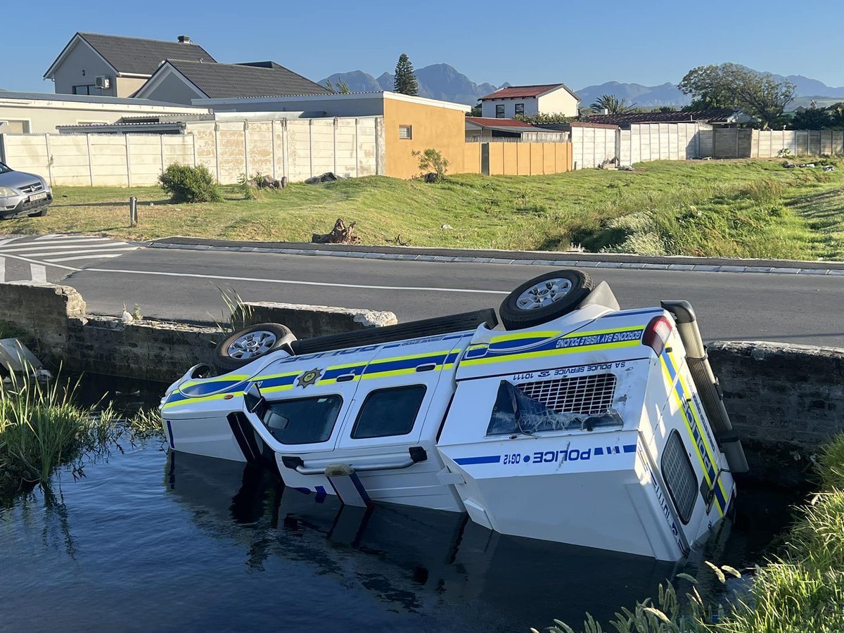 Drive carefully on Lancaster Road in Gordon’s Bay, there is a badly parked vehicle #VisiblePolicing