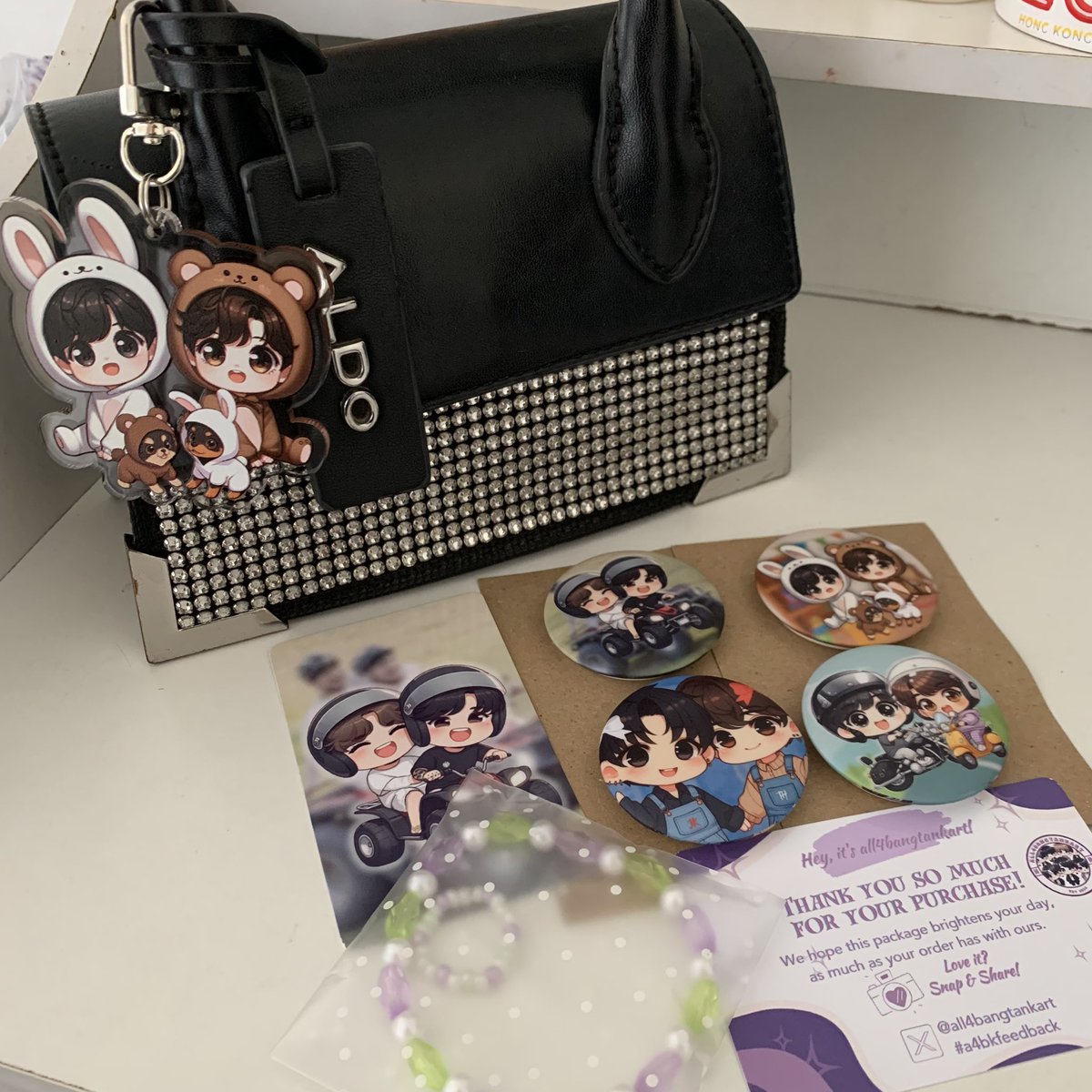 bvkodtangi's tweet photo. #JeanneInTheBox 📮

look what came in the mail today! im so excited for this cos it resembles bear couple 🥹 AND ATE ALIII~ thank ü so much for the gifts, ang dami nito!!! super generous 😭 will buy more next time kapag may extra ako, ganda sobra ng coll 🩷🤍

💌 @All4bangtankart https://t.co/uPrtcFeGrG
