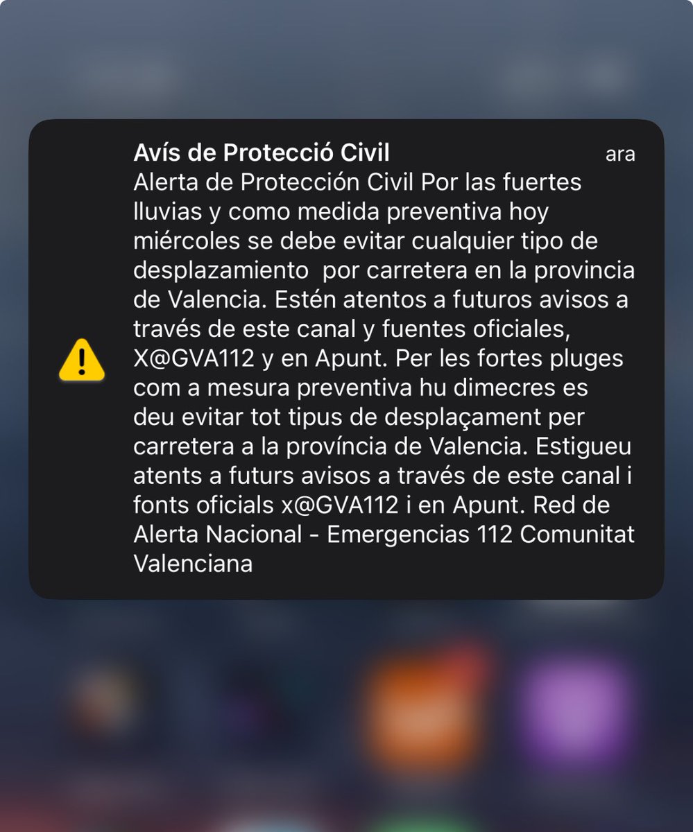 vicentsempere's tweet photo. De verdad, @GVA112 ?? A las 7 de la mañana una alarma para informar de lo evidente? ¡¡Eso el lunes!!! Se habría evitado padre de esta catástrofe histórica https://t.co/EqsEiEXP8b