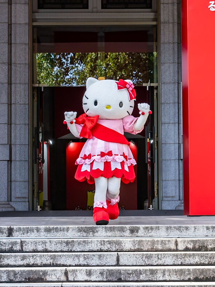 DtimesDream's tweet photo. ハローキティの大規模展覧会！
#東京国立博物館 表慶館（上野公園）「Hello Kitty展 –わたしが変わるとキティも変わる–」
開会セレモニーにハローキティが登場☆
#ハローキティ展 #キティ展 #hellokitty #hellokitty50th
https://t.co/pQ6B8U2RBT https://t.co/xzSMkQtUj2