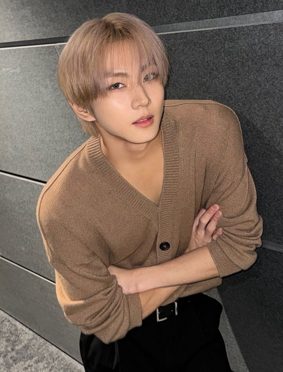 jollywonie's tweet image. SO DAMN STUNNING, HOLY SHIT