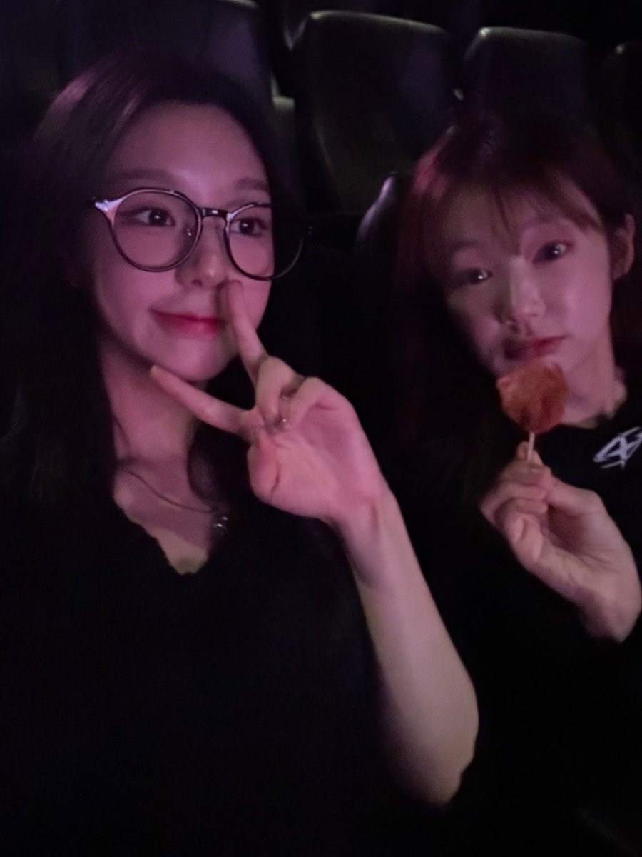 [💌] Weverse dm · 301024

🐰 : Aku baru lihat venom 😖💓💓 Bukan rahasia lagi kalau air mata mengalir

🐰 : I just saw venom 😖💓💓 It's not a secret that tears welled up

#SOODAM #수담 #スダム #시크릿넘버 #シークレットナンバー #SECRET_NUMBER