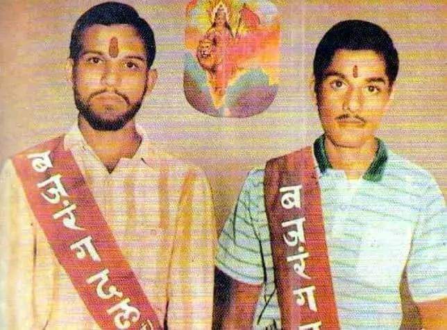 VikasRathore241's tweet image. क्या आप भूल गए ??

बाबर की गा##ड का गुड़गाँव बनाने वाले ऐसे सनातनी वीर कोठारी बंधु जी को कोटि कोटि प्रणाम नमन 🪔🪔