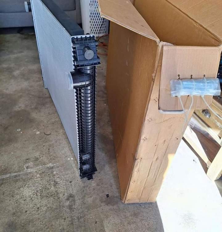 Available Radiator peterbilt kenworth truck #peterbilt379