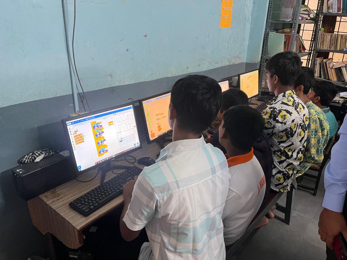 AnilPradhanEdu's tweet photo. During a recent trip to Hyd, I visited AP Model School, serving underprivileged students. Seeing students volunteer to teach coding, embracing hands-on, peer-led learning, was inspiring. @YoungTinkerFdn 🤝 @ServiceNow  are transforming the classroom into a Young Tinker Space. https://t.co/A4mM3kwzkP
