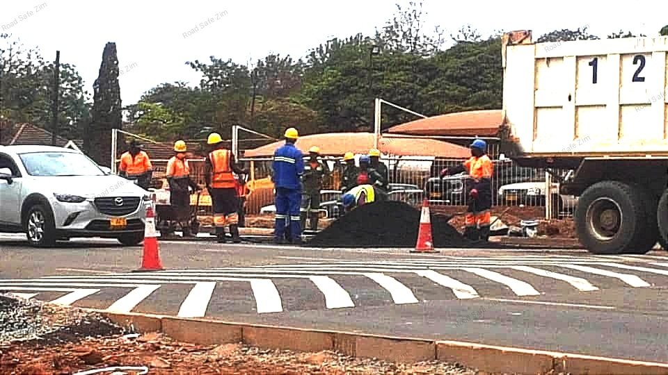 RoadSafeZim's tweet image. How it started versus how it's going

Thank you @MinistryofTID for putting this infrastructure in place for pedestrians to be able to cross the wide and busy Nemakonde Road.
#CommitToAct #MobilitySnapshot #AccessForAll #ShareTheRoad @RoadSafetyNGOs #SafeJourneys