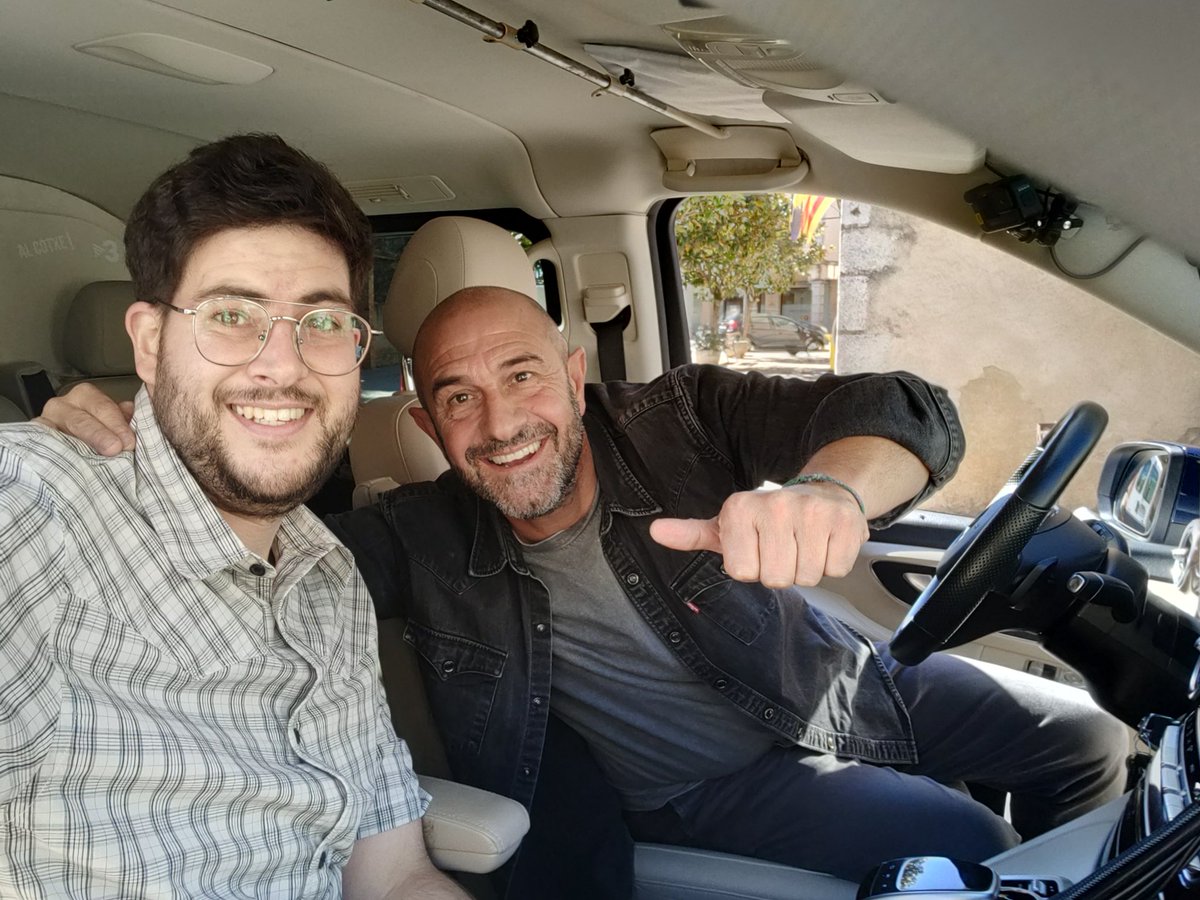 rvilablareix's tweet image. Avui, a les 23.55 h, tenim l'enorme plaer de pujar #AlCotxe amb @VilaEloi @som3cat Seguim fent camí! Gràcies per la confiança i el tracte rebut. Som i serem la ràdio cultural dels Països Catalans. 107.5 FM 📻 (Girona)