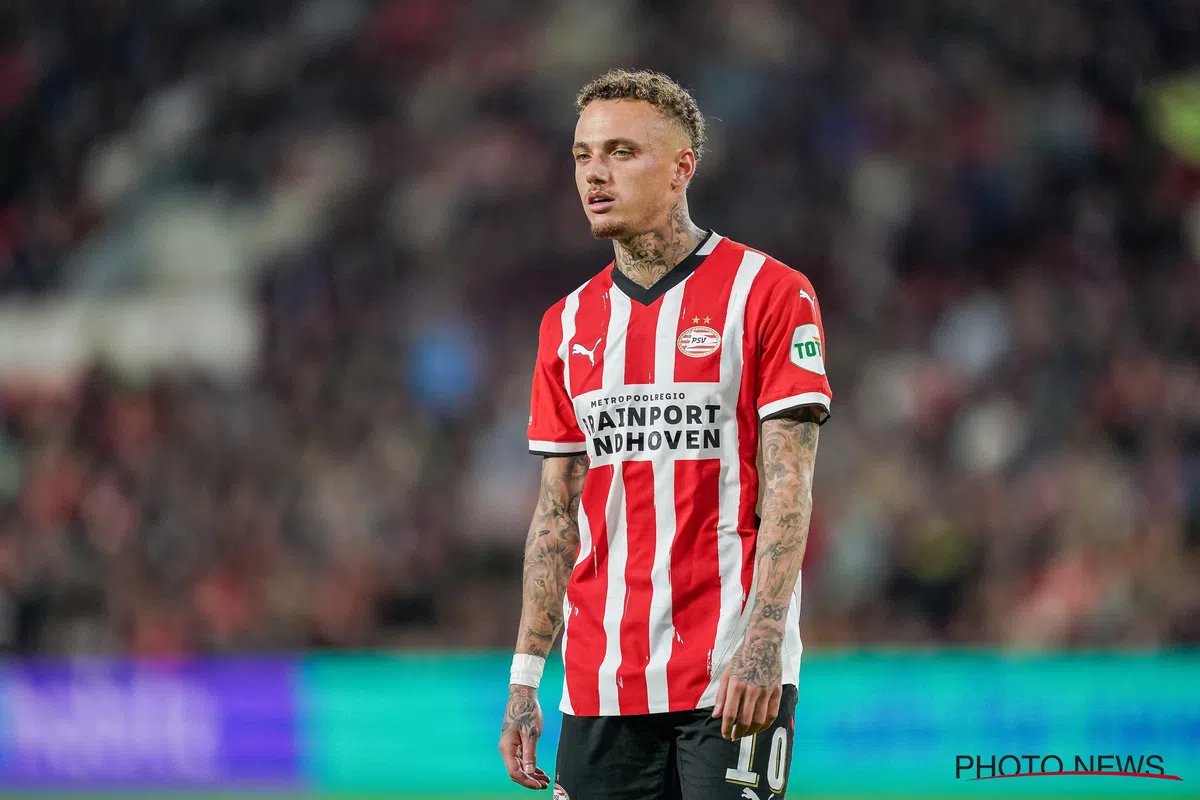 Lang bewierookt: 'Hij geeft kleur aan de Eredivisie, een heerlijke voetballer' dlvr.it/TFsnby