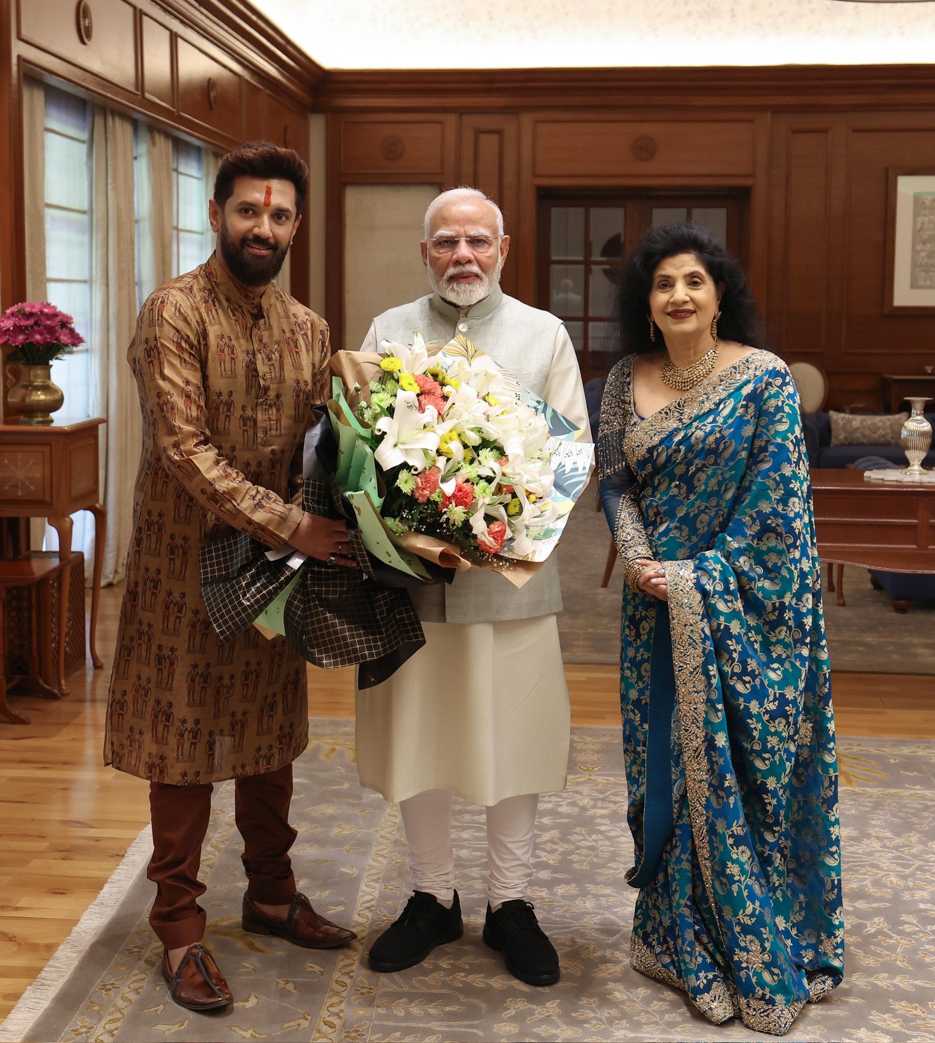 चिराग पासवान ने अपने परिवार के साथ PM मोदी से की मुलाकात - Chirag Paswan met PM Modi with his family