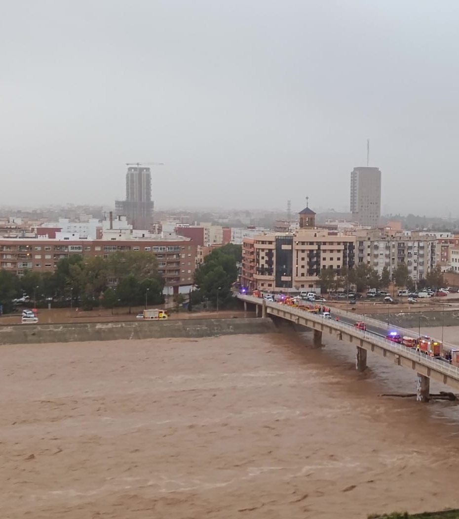 Aquí quiero yo mis impuestos, todos. Y contribuciones especiales si hace falta.

Ni un euro para chiringuitos, cero, hasta que los afectados por desgracias como el terremoto de Lorca, el volcán de la Palma, los incendios, esta tragedia de Valencia o cualquier otra, reciban ayuda.