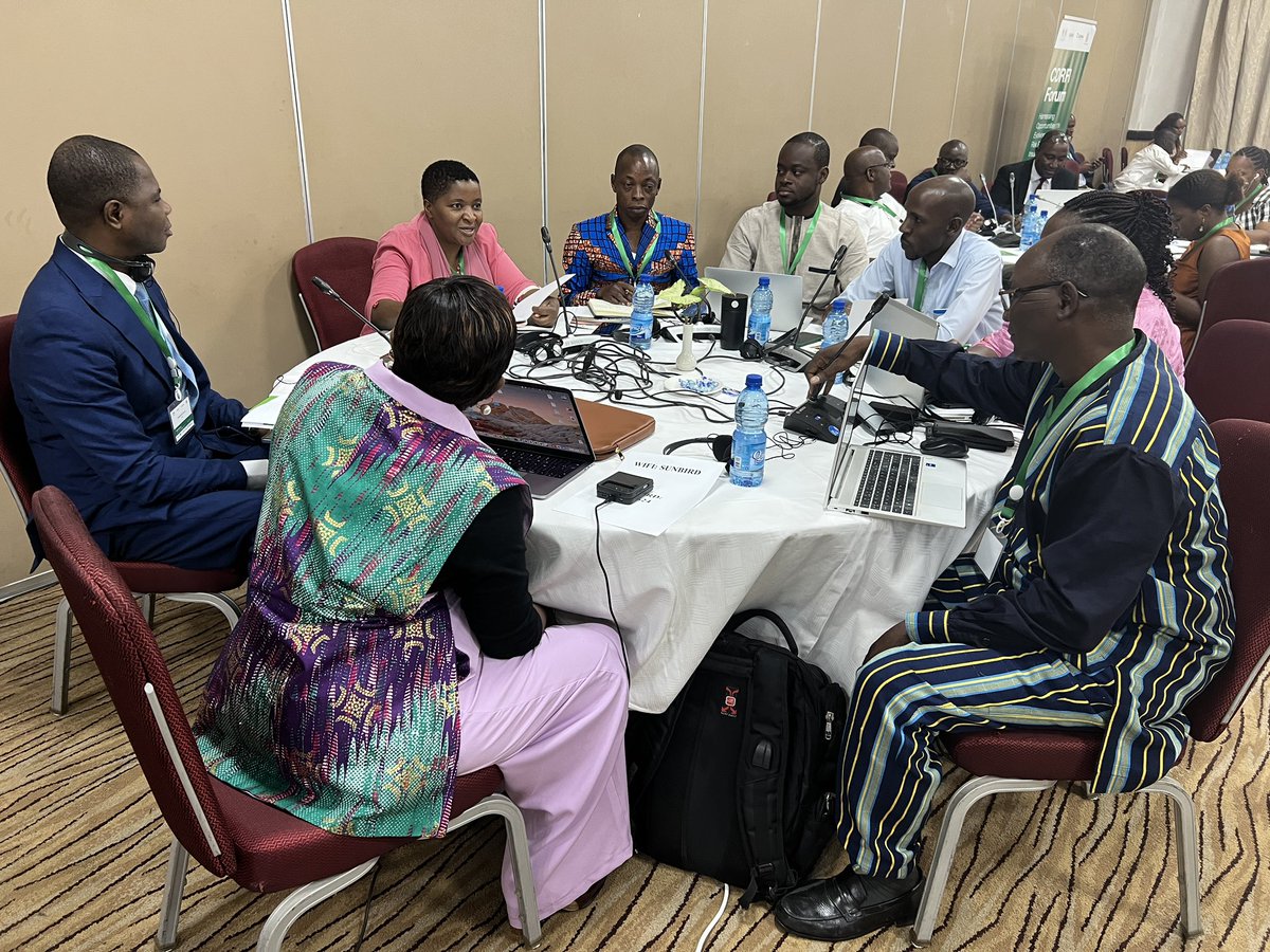 nawsheenh's tweet photo. Day 2 of the #CDRFIforum has started. The participants at each table are reflecting on yesterday’s sessions and each group will present their thoughts 💭.
#ADRiFi #ACRIFA https://t.co/8apAgXGwE2