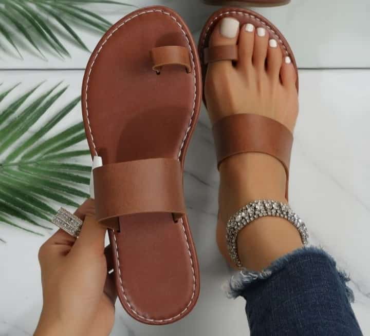 Stand Out✅️
Be Unique✅️
Elevate Your Style✅️✅️✅️

Shop🛍 one or more pairs of handmade footwears today

NB: Footwears can be replicated in preferred color.

📍Lagos

First frame:#13,000

Second frame:#22,000

Third frame:#5,000

Fourth frame: 5,000

Please help RT!