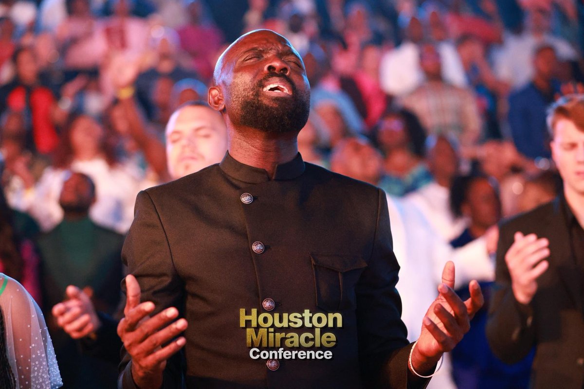ofmhoustontexas's tweet photo. HOUSTON MIRACLE CONFERENCE (Day 2 Evening) with Apostle Johnson Sulemann & Benny Hinn
Thank You For Joining Us
#ApostleJohnsonSuleman
#PastorBennyHinn
#houstonmiraclecrusade
#MiracleService
#OFMHouston
#houstontx https://t.co/PIyerr7VXo