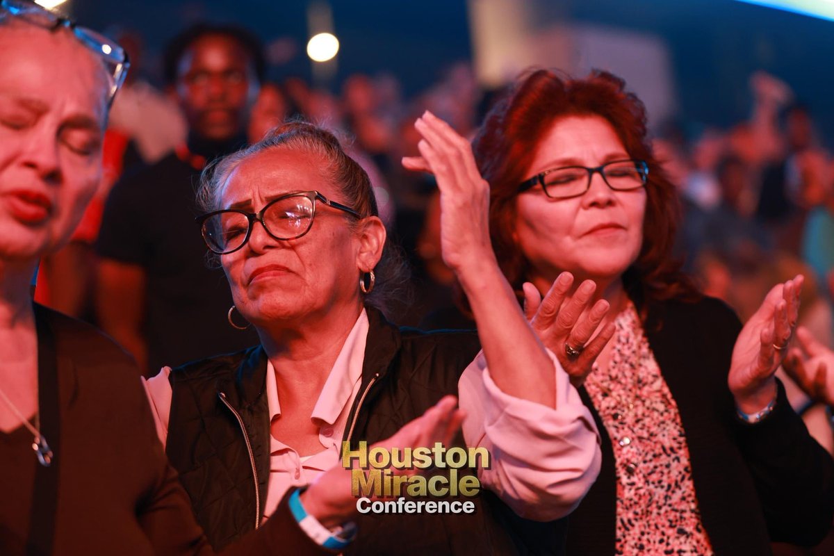 ofmhoustontexas's tweet photo. HOUSTON MIRACLE CONFERENCE (Day 2 Evening) with Apostle Johnson Sulemann & Benny Hinn
Thank You For Joining Us
#ApostleJohnsonSuleman
#PastorBennyHinn
#houstonmiraclecrusade
#MiracleService
#OFMHouston
#houstontx https://t.co/PIyerr7VXo