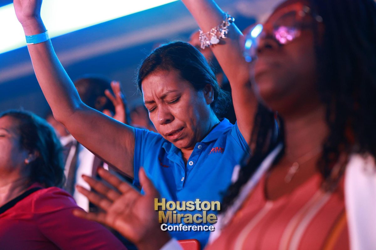 ofmhoustontexas's tweet photo. HOUSTON MIRACLE CONFERENCE (Day 2 Evening) with Apostle Johnson Sulemann & Benny Hinn
Thank You For Joining Us
#ApostleJohnsonSuleman
#PastorBennyHinn
#houstonmiraclecrusade
#MiracleService
#OFMHouston
#houstontx https://t.co/PIyerr7VXo