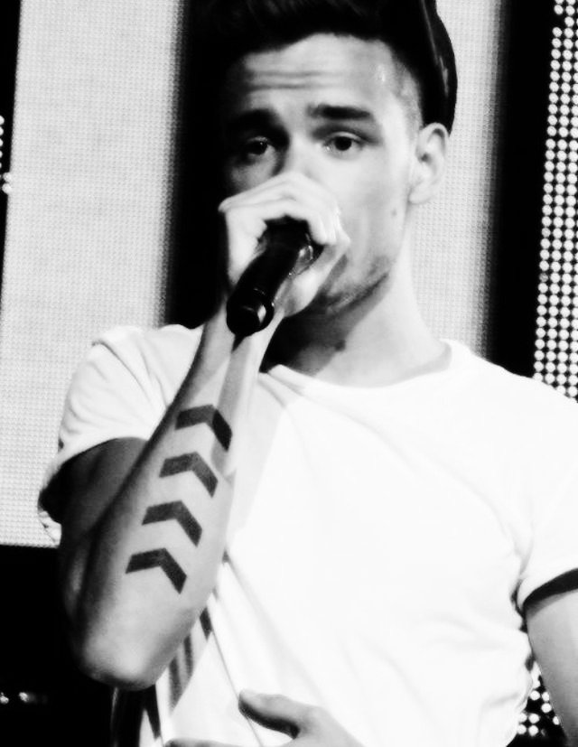 twitcherqueen's tweet image. Sooo...here we go. This one's for you, @LiamPayne 🖤💔 #tattooed #directionerforever