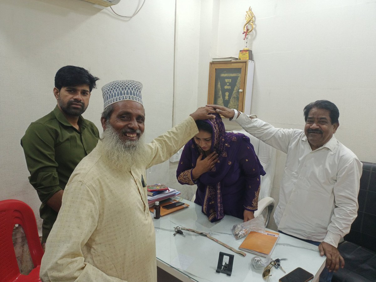 RizwanaKhanMIM's tweet photo. अल्लाह मेरे साथ है मलाड मालवनी के बड़ों का मेरे सर पर हाथ है।
आपकी अपनी रिज़वाना खान 
#162मलाडविधानसभा2024 https://t.co/fPOaRH0s9h