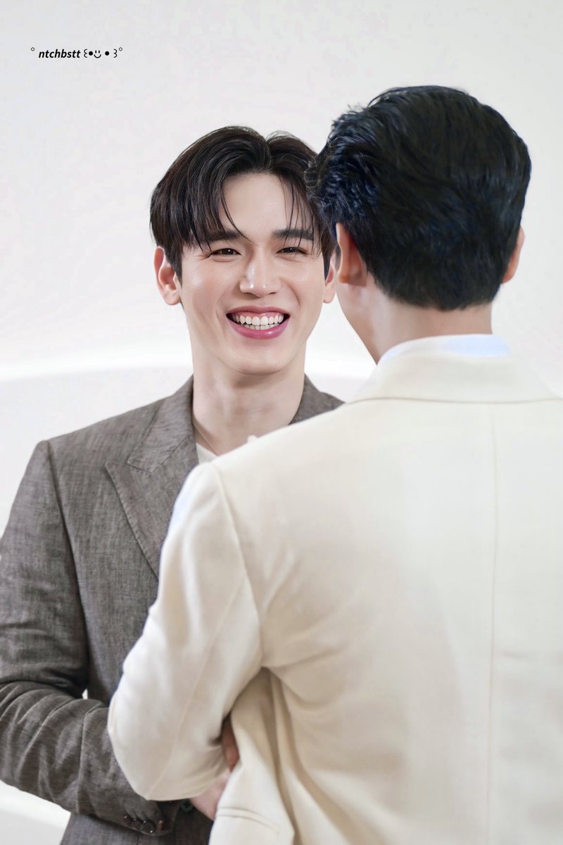 ntchbstt's tweet photo. “ 𝙝𝙚 𝙨𝙖𝙞𝙙 𝙔𝙀𝙎 💍 ”

#RAVIPAxTayNew https://t.co/XFtZinm1nQ