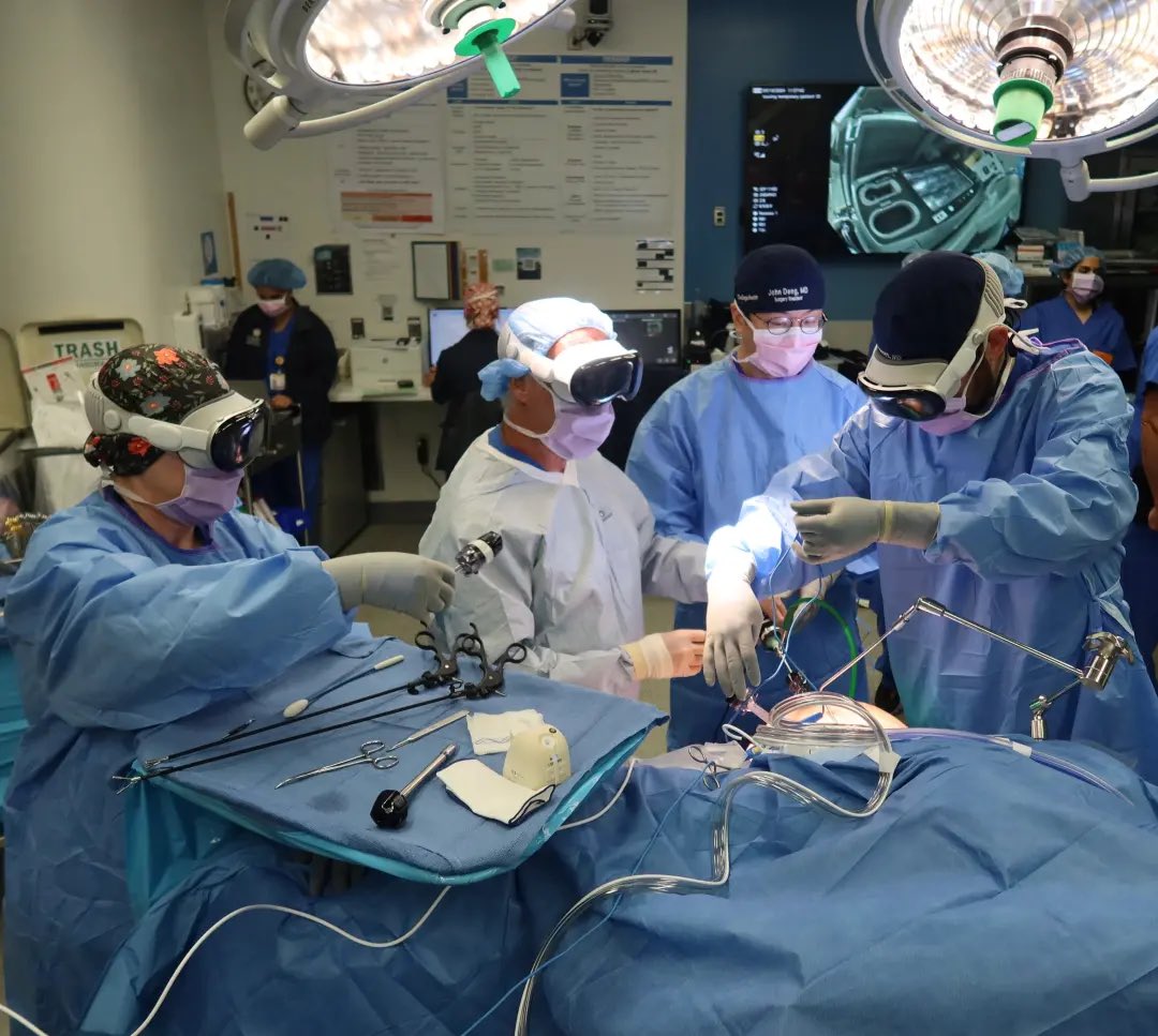 The future of #surgery 🤖

Will augmented reality really help surgeons planning and performing more complex interventions?

🔗 time.com/7093536/surgeo…

<a href="/Apple/">Apple</a> #VisionPro #AppleAI