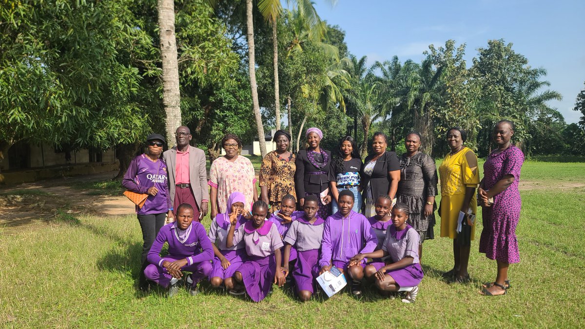 TheGlory01's tweet image. As a volunteer for @DubawaFacts @CJIDAfrica #WeekForTruth activities for West Africa, I went to schools in my local comm, interacting with students, teaching abt #mediaInformationliteracy &amp;amp; #Factchecking 🔎
 I made sure to use relatable scenarios to convey the msg.

#mils
#dubawa