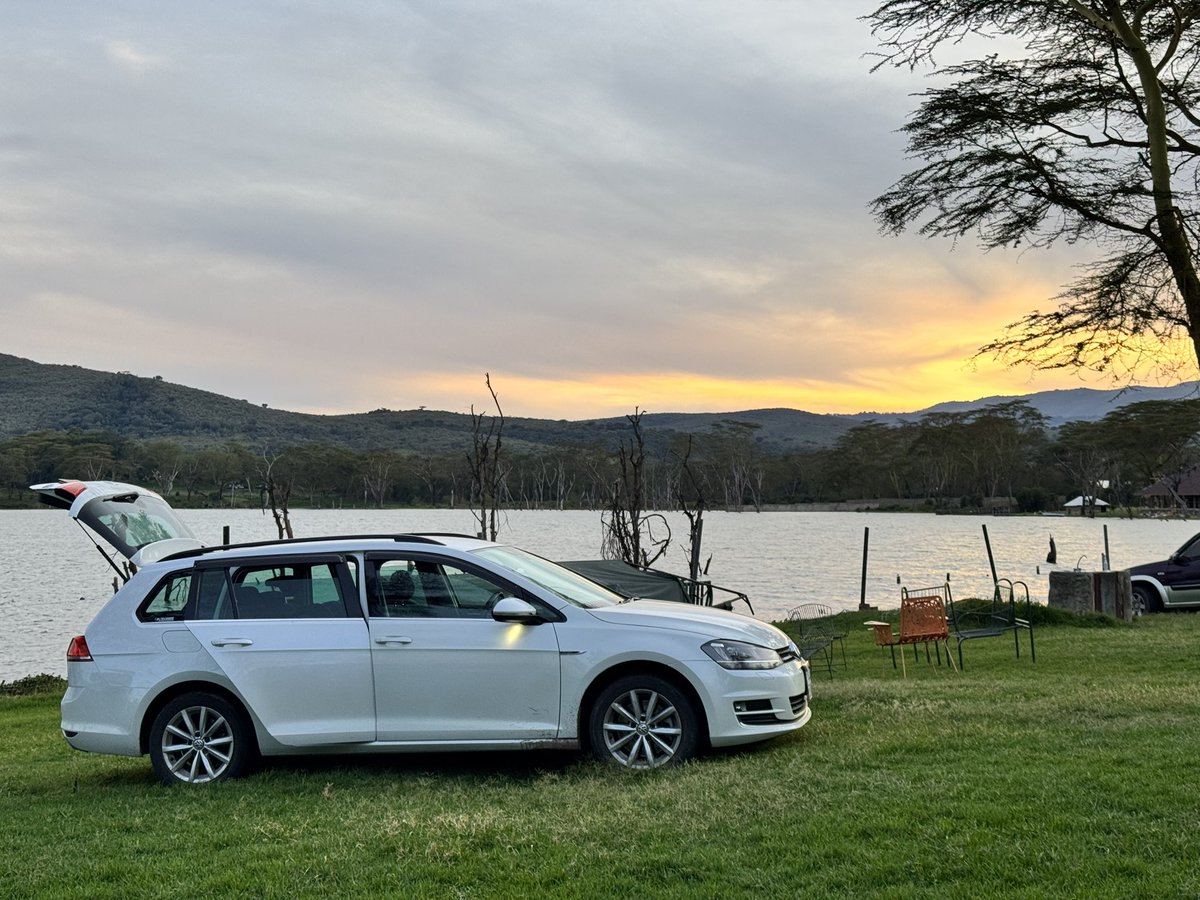 MelMulanda's tweet photo. 1100 bob of fuel to Vasha🙆🏾‍♂️🙆🏾‍♂️. These 1.4 TSIs are very decent economy cars! I wonder what the 1.2litre would do! https://t.co/bAKiSTJE2j