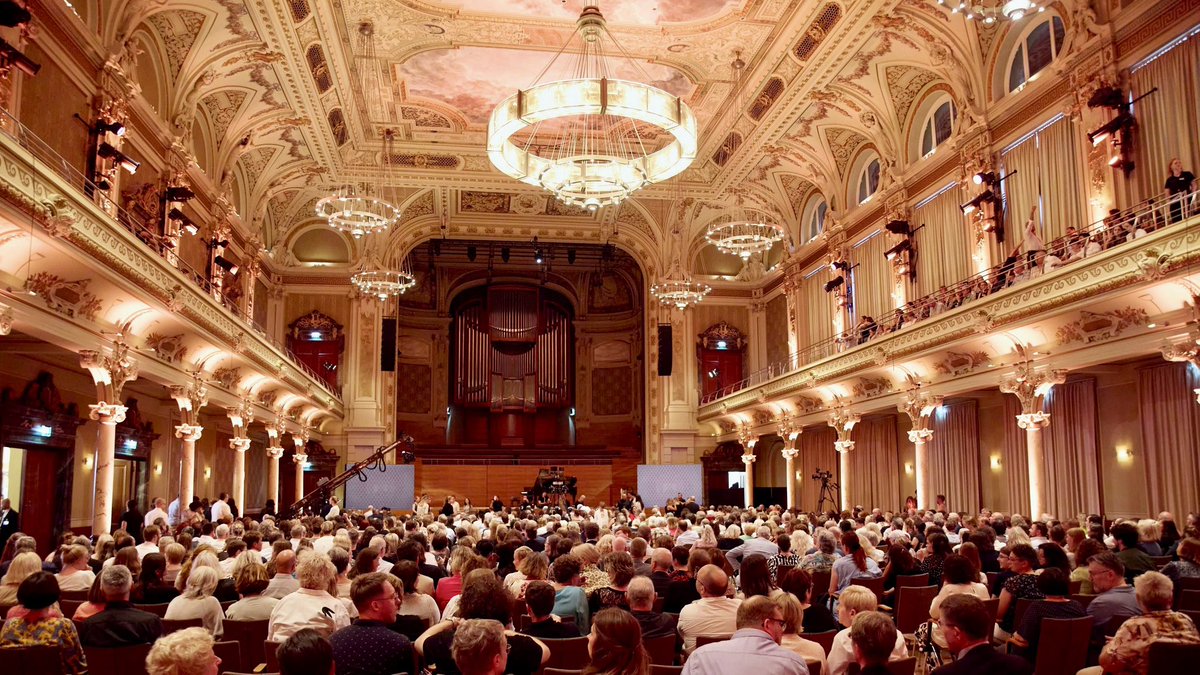 wilmarklavier's tweet photo. Einfach Gracias #ThePiano was für ein schönes Erlebnis!! 🙏❤️✨ 

Danke an das Leben,
meiner Familie, meiner Lehrer und jeder Person, die meinen Weg unterstützt hat. Egal was passiert, mit Liebe es wird immer Raum für Hoffnung geben.

Foto: RTL/Hendrik Lüders https://t.co/AhlwZagU3U