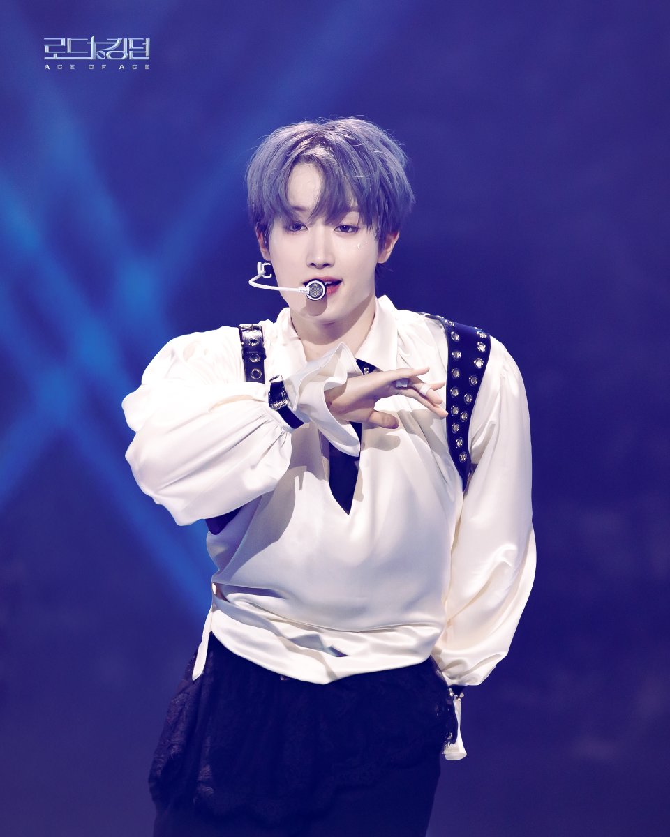 MnetKR's tweet photo. [#로드투킹덤_A] 3차전 ACE BATTLE 비하인드 포토📸ㅣ  #혁 

<로드 투 킹덤 : ACE OF ACE>
ROAD TO KINGDOM : ACE OF ACE
매주 목요일 밤 9시 30분 본방송

#ROADTOKINGDOM #로드투킹덤 #로투킹 #ROADTOKINGDOM_A #로드투킹덤_A #로투킹_A  #더크루원 #TheCrewOne #에잇턴 #8TURN #원어스 #ONEUS #유나이트 #YOUNITE #크래비티 #CRAVITY #템페스트 #TEMPEST #Mnet #엠넷