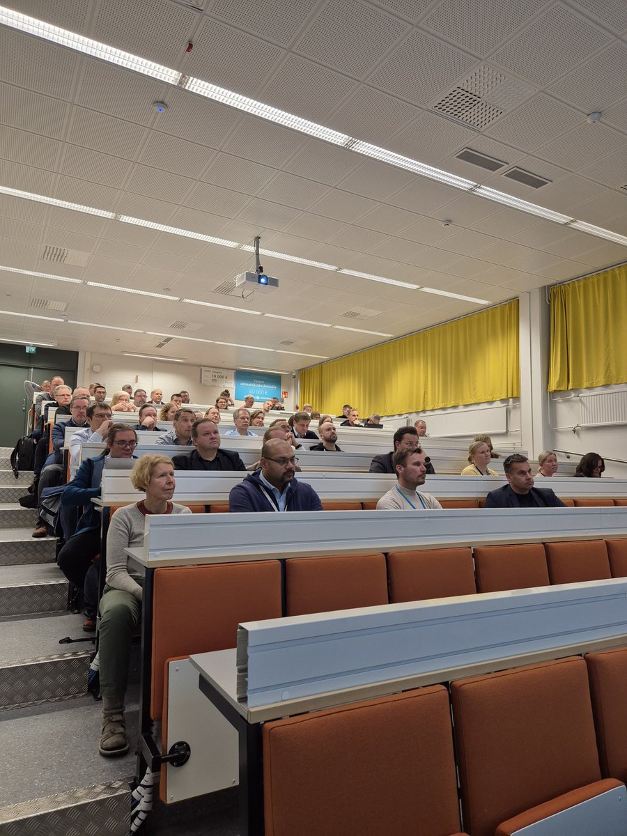 VAMKin tekniikan yksikön eilen järjestämässä työelämäverkoston tapaamisessa keskusteltiin insinöörikoulutusten opintosuunnitelmien uudistustarpeista. 

➡ Lue lisää vamk.fi/ajankohtaista/…

#insinööri #korkeakoulu #vaasa #työelämäyhteistyö