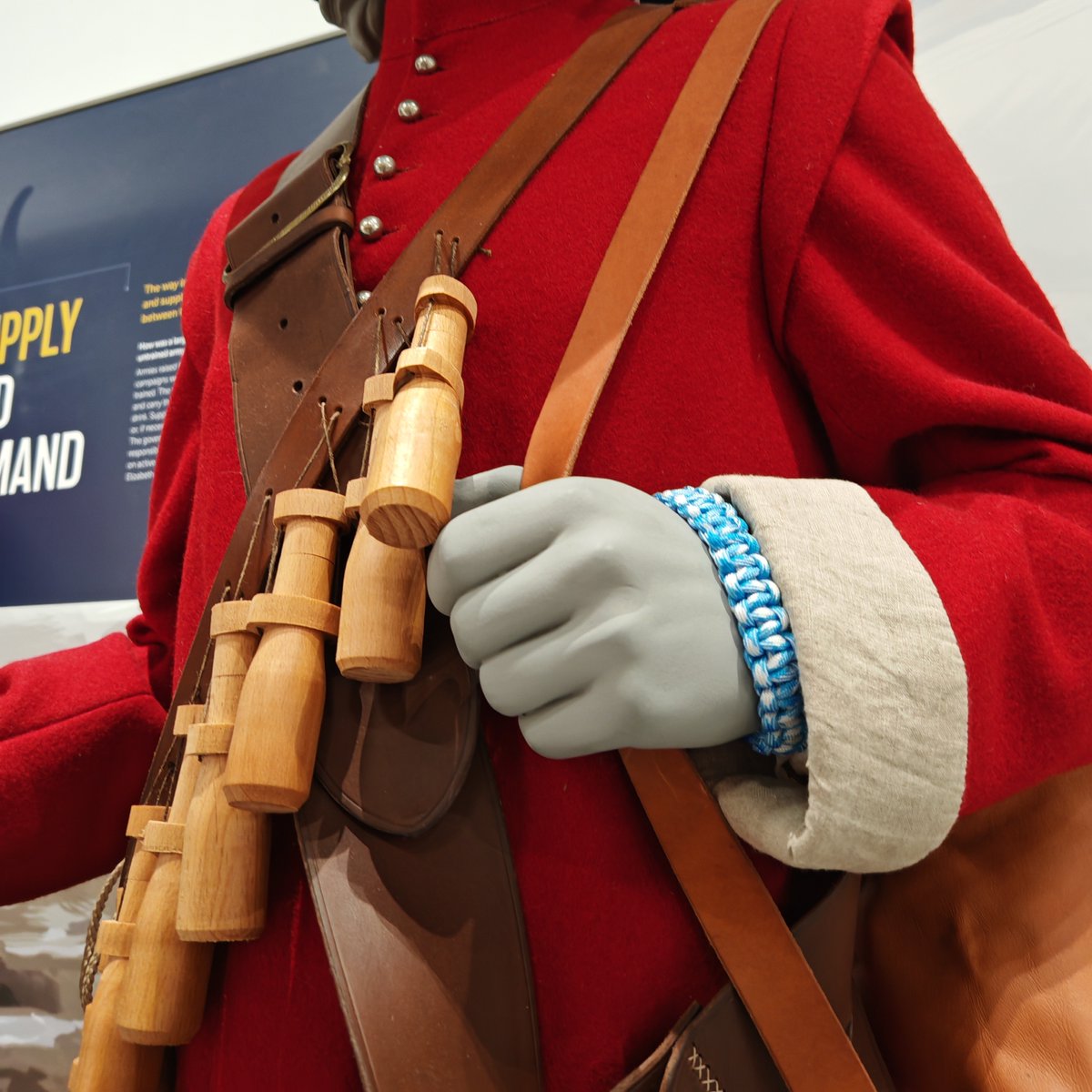 Make your own paracord survival bracelet TOMORROW at the RLC Museum 🌟

Choose your colour and learn how to weave your own bracelet to take home!

£3 per bracelet. Museum entrance is free.

Find out more at royallogisticcorps.co.uk/museum/whatsne… 🔗