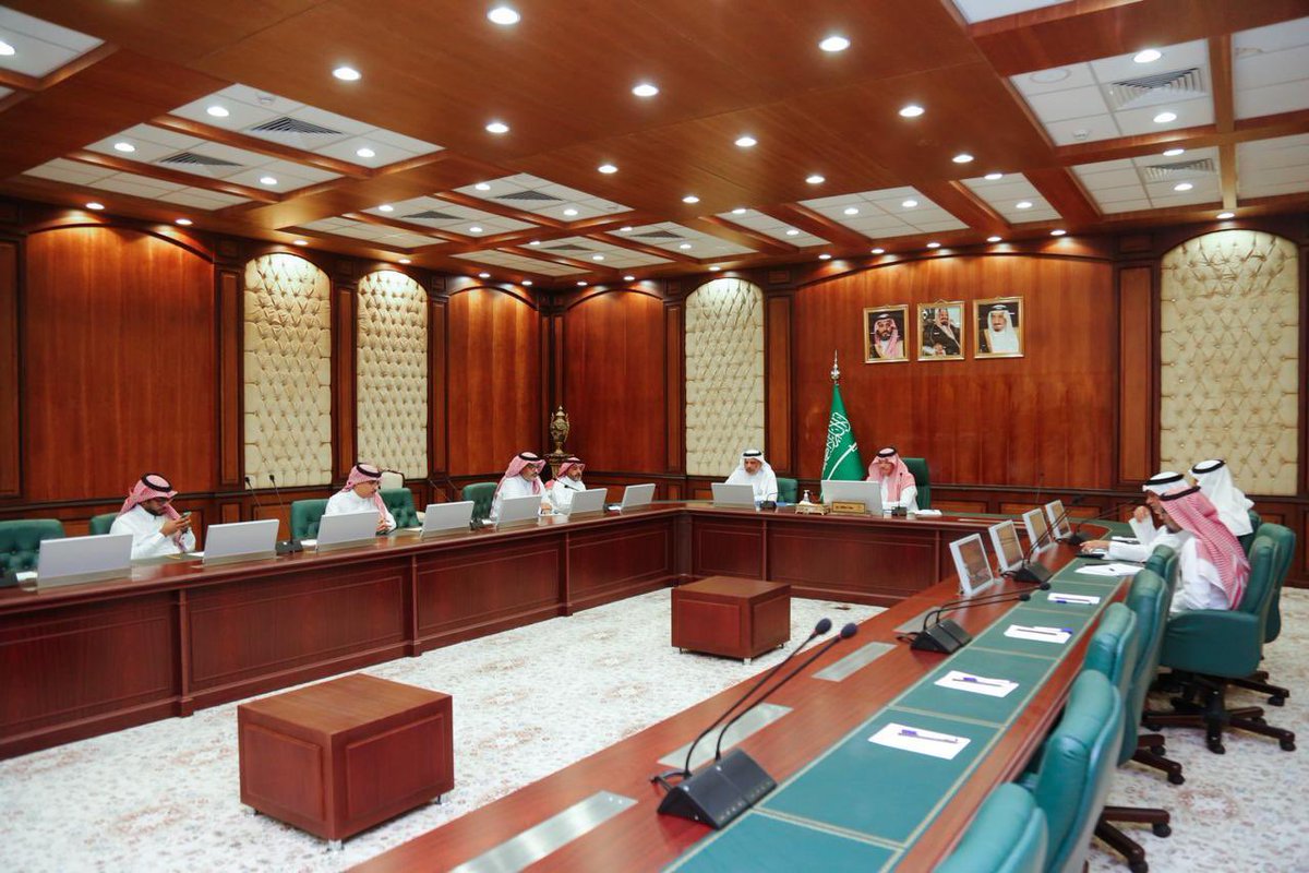 محافظً رابغ أ/خالد بن مبيريك يستقبل رئيس القطاع الغربي بشركة المياه الوطنية م. محمد الزهراني ، ويطّلِع على سير الأعمال للمشاريع الرأسمالية والتشغيلية الجاري تنفيذها والمشاريع المستقبلية في المحافظة .