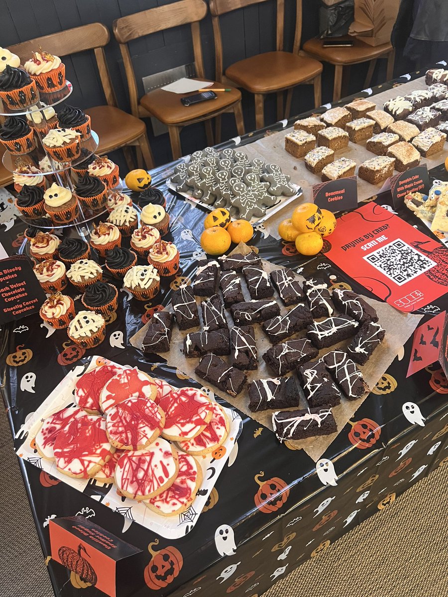 Our members are in for a fang-tastic treat today, as we host a Spooktacular Weird Wednesday at The Fold. Starting off with the most amazing cakes, which have been baked by members Sure Creative.

#halloween #halloweencakes #halloweentreats #coworking