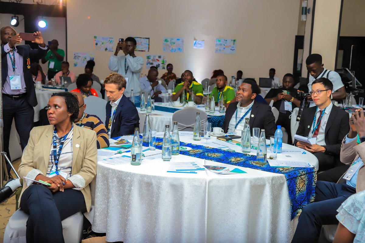 Finding XY tweet media