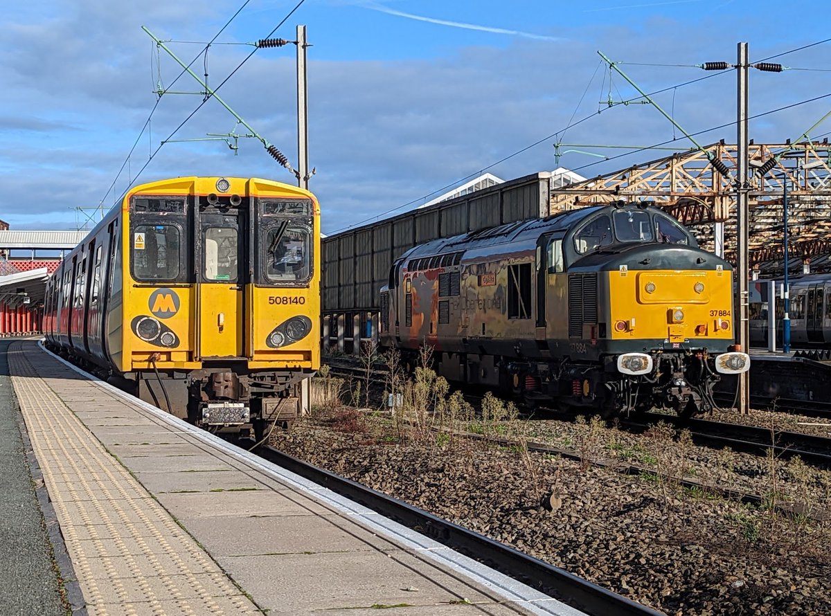 DownOnTheStour's tweet photo. But as the 2020s kicked in the end was nigh and saw many of my beloved 507s and 508s head to the dreaded Newport. ☠️

Was quite somber watching my childhood units head to the scrapyard. 😢

#507farewell #class507 #PEP #Merseyrail #hellfire #class508 #megatraction https://t.co/LvxQBiztAs